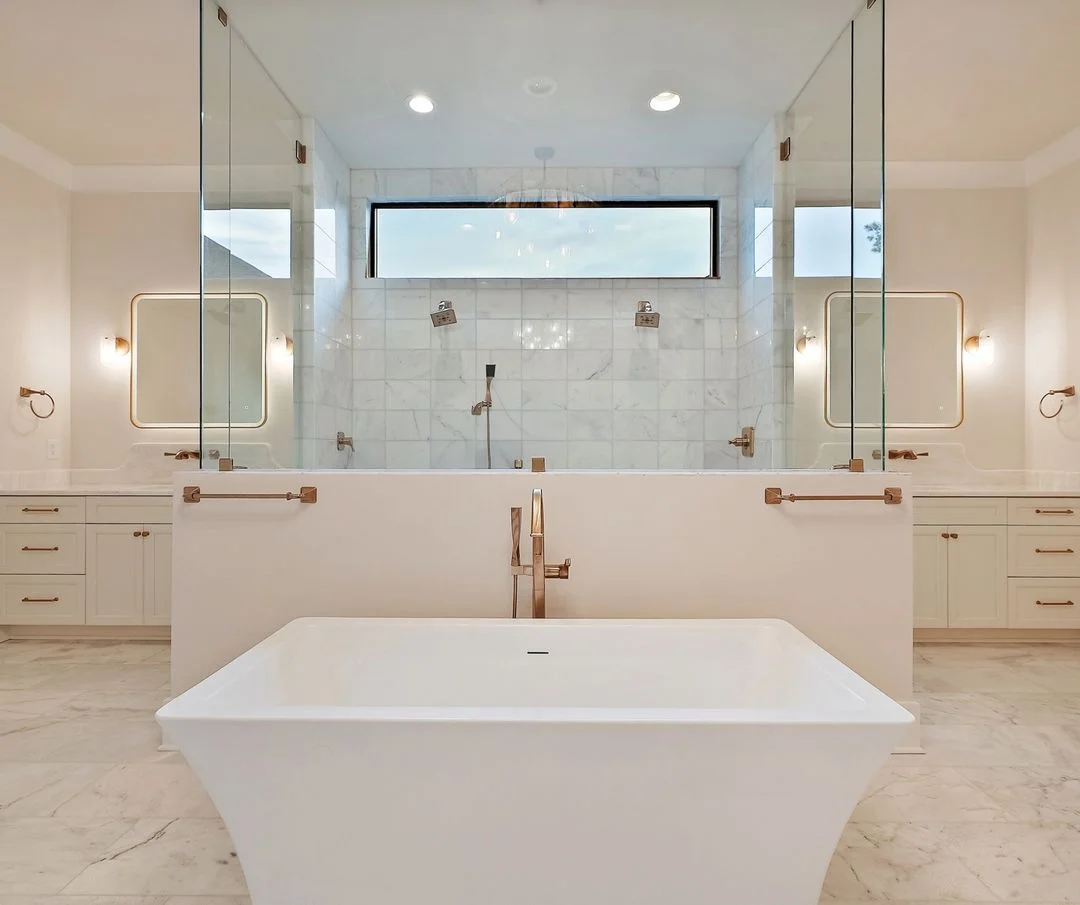 R&B project photo: front view of a bathtub with tiled surround