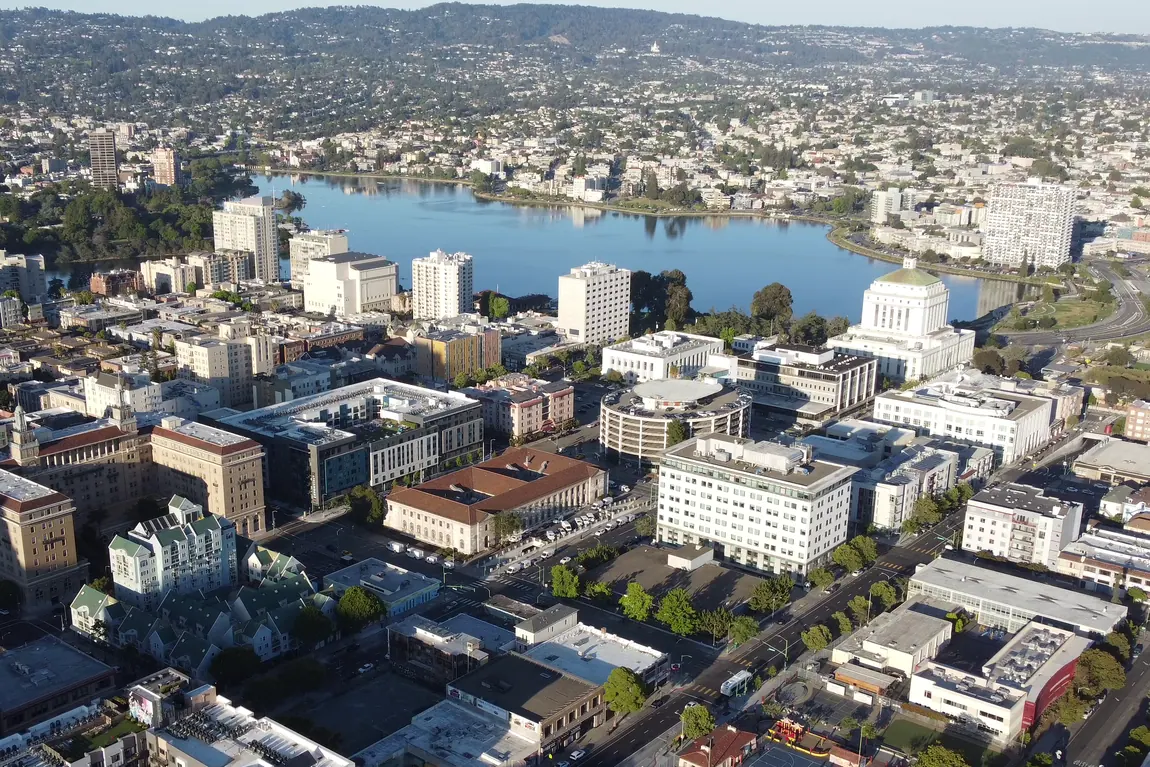 Photograph representing Oakland, California
